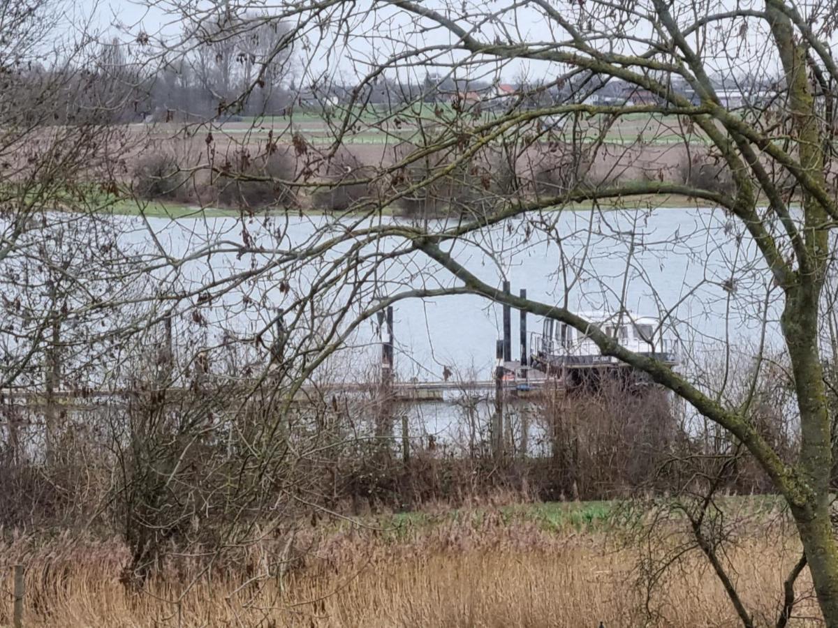 B&B Maaslandje Wijk en Aalburg 外观 照片